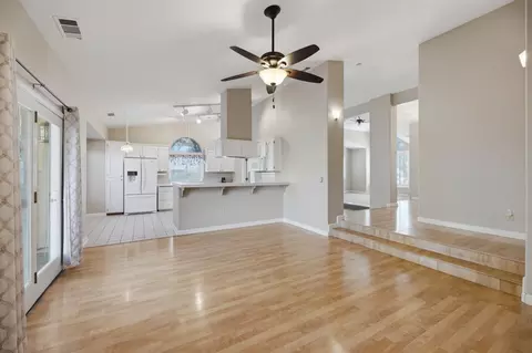 Living - 1413 River Ridge Dr, Redding, CA 96003 photo 4 of 6