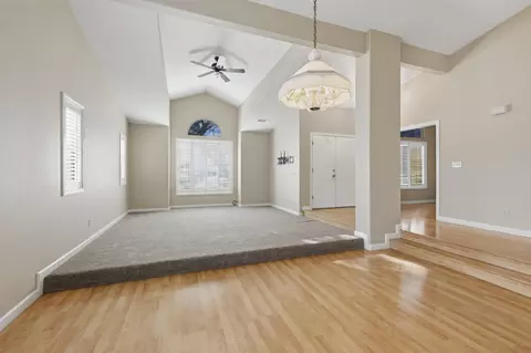 Living - 1413 River Ridge Dr, Redding, CA 96003 photo 2 of 6