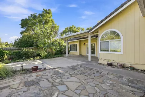 Exterior - 1413 River Ridge Dr, Redding, CA 96003 photo 4 of 12
