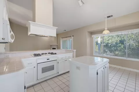 Kitchen - 1413 River Ridge Dr, Redding, CA 96003 photo 1 of 2