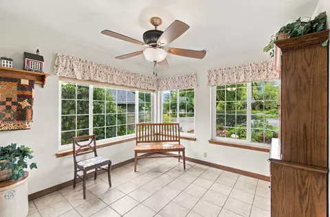 Entry Way - 3630 Wasatch Dr, Redding, CA 96001 photo 1 of 2