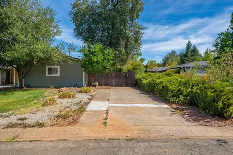 Exterior - 3845 Loustalot Way, Redding, CA 96002 photo 11 of 12