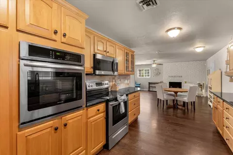 Kitchen - 3845 Loustalot Way, Redding, CA 96002 photo 4 of 4
