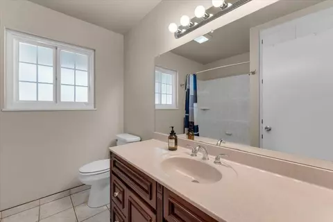 Bath - 3845 Loustalot Way, Redding, CA 96002 photo 3 of 4