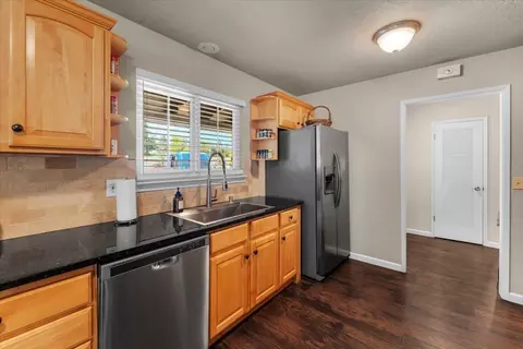 Kitchen - 3845 Loustalot Way, Redding, CA 96002 photo 2 of 4