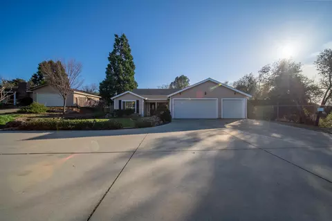 Exterior - 2115 Hawn Ave, Redding, CA 96002 photo 13 of 15