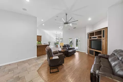 Living - 2115 Hawn Ave, Redding, CA 96002 photo 1 of 3