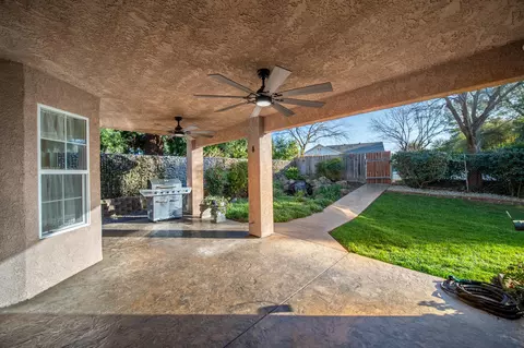 Exterior - 2115 Hawn Ave, Redding, CA 96002 photo 4 of 15
