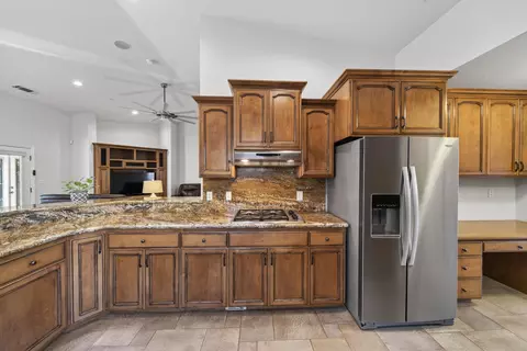 Kitchen - 2115 Hawn Ave, Redding, CA 96002 photo 4 of 4