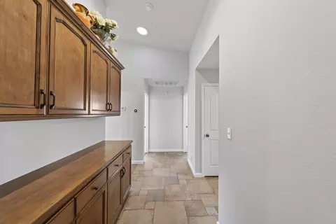 Entry Way - 2115 Hawn Ave, Redding, CA 96002 photo 5 of 5
