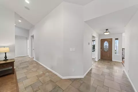 Entry Way - 2115 Hawn Ave, Redding, CA 96002 photo 3 of 5