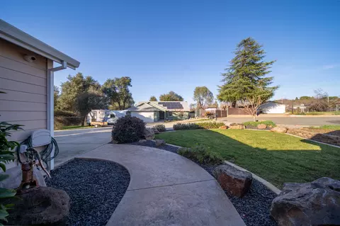 Exterior - 2115 Hawn Ave, Redding, CA 96002 photo 9 of 15