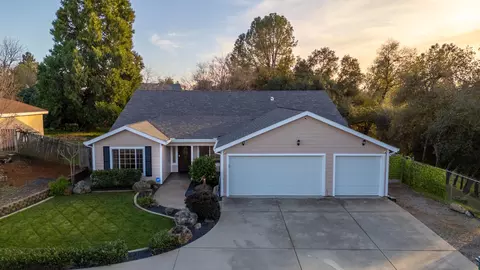 2115 Hawn Ave, Redding, CA 96002