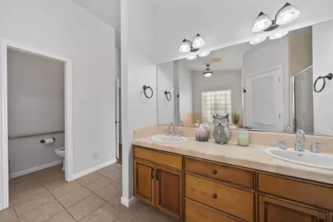 Entry Way - 2115 Hawn Ave, Redding, CA 96002 photo 1 of 5