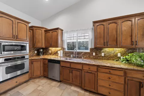 Kitchen - 2115 Hawn Ave, Redding, CA 96002 photo 2 of 4