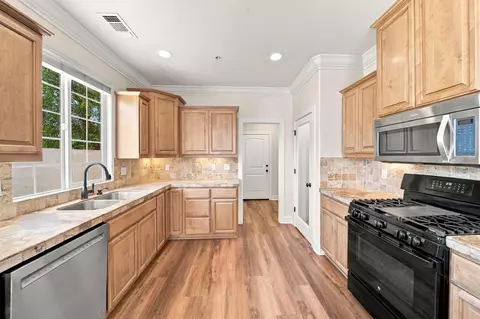 Kitchen - 5537 Diamond Ridge Dr, Redding, CA 96003 photo 2 of 3