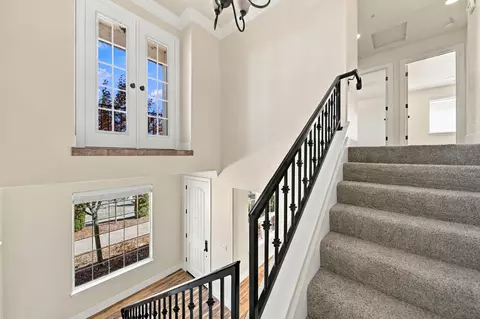 Entry Way - 5537 Diamond Ridge Dr, Redding, CA 96003 photo 1 of 3