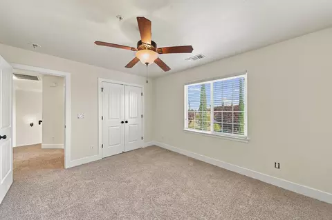 Bedroom - 5537 Diamond Ridge Dr, Redding, CA 96003 photo 3 of 4