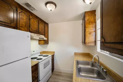 Kitchen - 5574 Mountain View Dr, Redding, CA 96003 photo 1 of 2