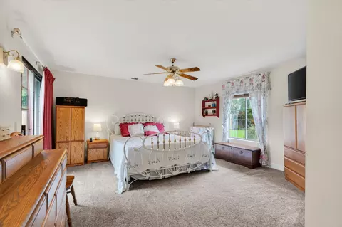 Bedroom - 3683 Cherrywood Dr, Redding, CA 96002 photo 1 of 7