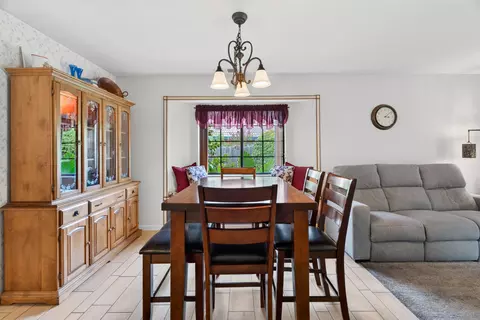 Dining - 3683 Cherrywood Dr, Redding, CA 96002 photo 2 of 2