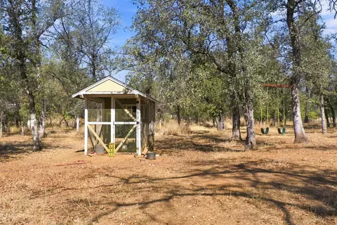 Exterior - 19893 Welbula Dr, Redding, CA 96003 photo 9 of 14