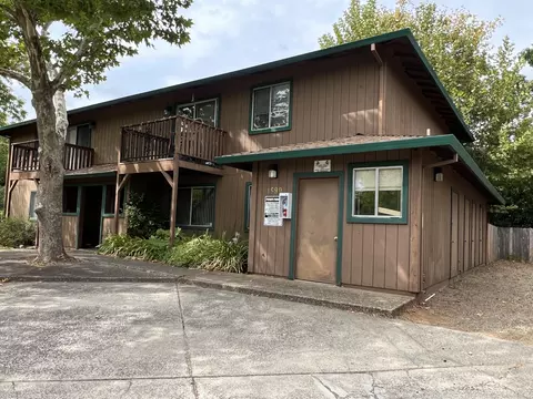1690 Bramble Pl, Redding, CA 96002 photo 2