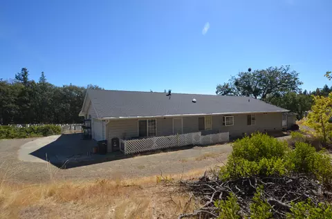 Exterior - 140 Demos Ct, Hayfork, CA 96041 photo 5 of 9
