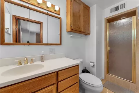 Bath - 222 Treasure Dr, Red Bluff, CA 96080 photo 1 of 3