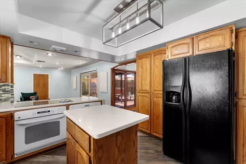 Kitchen - 222 Treasure Dr, Red Bluff, CA 96080 photo 3 of 5