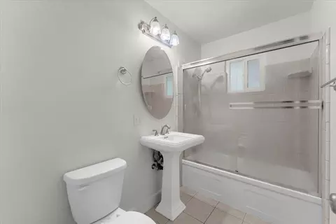 Bath - 2266 Washington Ave, Redding, CA 96001 photo 1 of 1