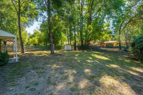 Exterior - 2266 Washington Ave, Redding, CA 96001 photo 11 of 16