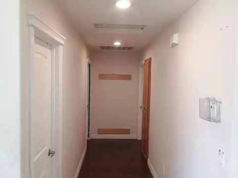 Entry Way - 21193 El Toro Ln, Redding, CA 96003 photo 1 of 2