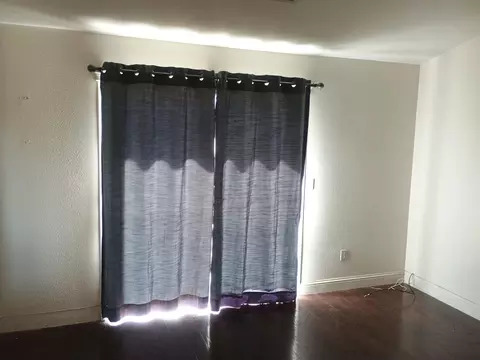 Living - 21193 El Toro Ln, Redding, CA 96003 photo 2 of 3