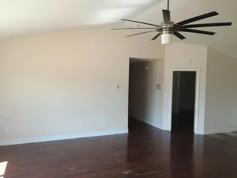 Living - 21193 El Toro Ln, Redding, CA 96003 photo 3 of 3