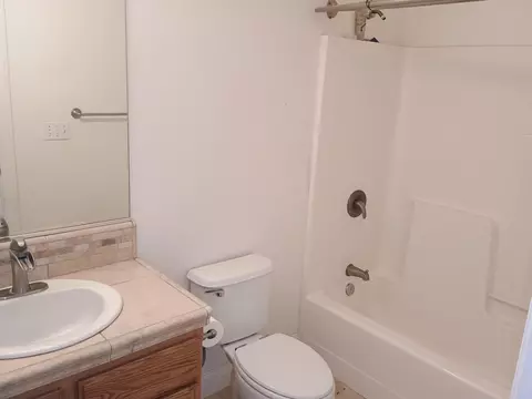 Bath - 21193 El Toro Ln, Redding, CA 96003 photo 2 of 2