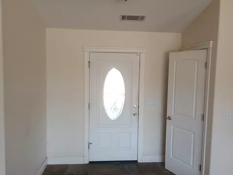 Entry Way - 21193 El Toro Ln, Redding, CA 96003 photo 2 of 2