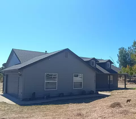 Exterior - 21193 El Toro Ln, Redding, CA 96003 photo 6 of 6