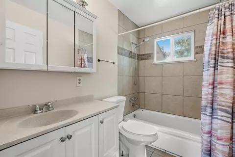 Bath - 1232 Scenic Way, Redding, CA 96001 photo 1 of 1