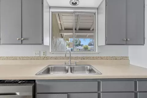 Kitchen - 1232 Scenic Way, Redding, CA 96001 photo 2 of 5