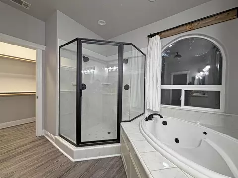 Bath - 4084 Calliope Ct, Redding, CA 96002 photo 4 of 4