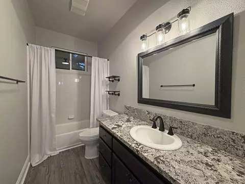 Bath - 4084 Calliope Ct, Redding, CA 96002 photo 1 of 4