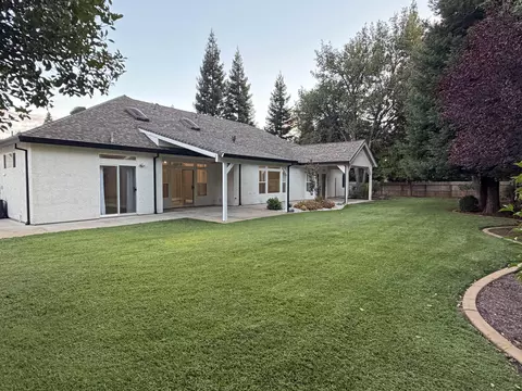 Exterior - 4084 Calliope Ct, Redding, CA 96002 photo 4 of 6