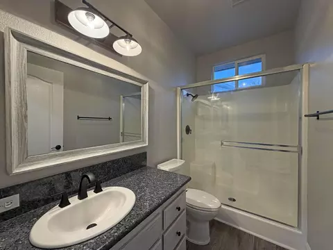 Bath - 4084 Calliope Ct, Redding, CA 96002 photo 2 of 4
