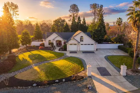 9281 Chaps Ln, Palo Cedro, CA 96073