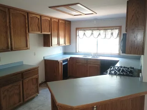Kitchen - 19272 Bjan Ln, Redding, CA 96003 photo 3 of 3