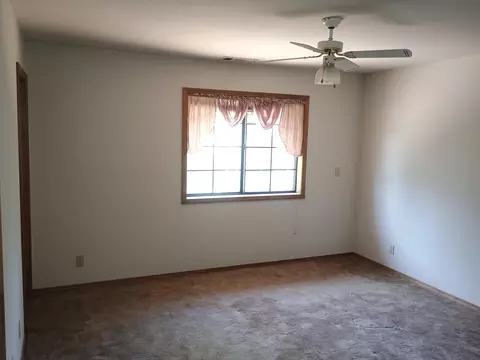 Bedroom - 19272 Bjan Ln, Redding, CA 96003 photo 2 of 4