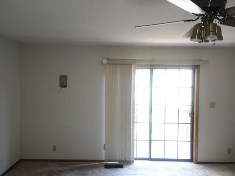 Living - 19272 Bjan Ln, Redding, CA 96003 photo 3 of 4