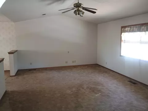 Living - 19272 Bjan Ln, Redding, CA 96003 photo 4 of 4