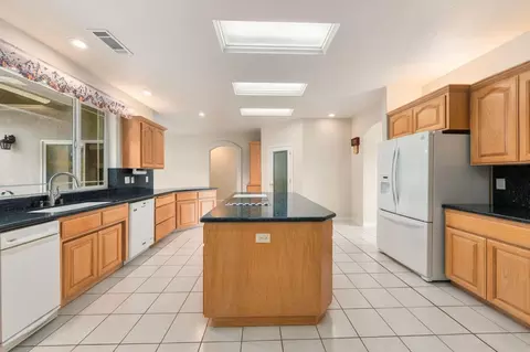 Kitchen - 19408 Titleist Way, Redding, CA 96003 photo 1 of 5